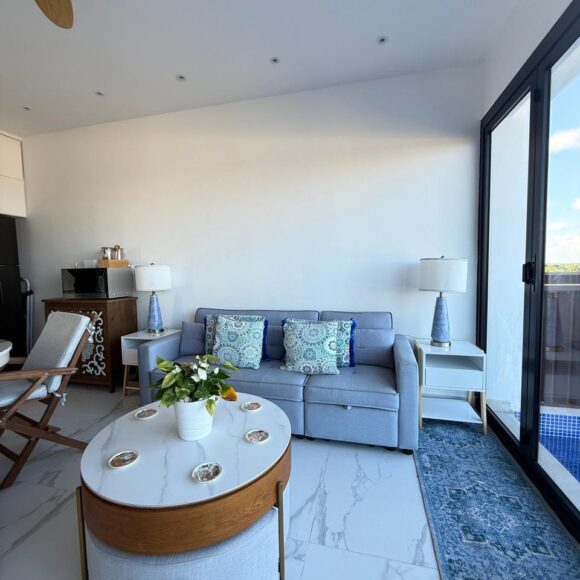 a541c2e4 8099 41f7 9a59 2ae46e4a8e78 580x580