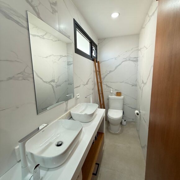 b685afca a0a8 4f09 8de1 70bf6e8700e7 1 580x580